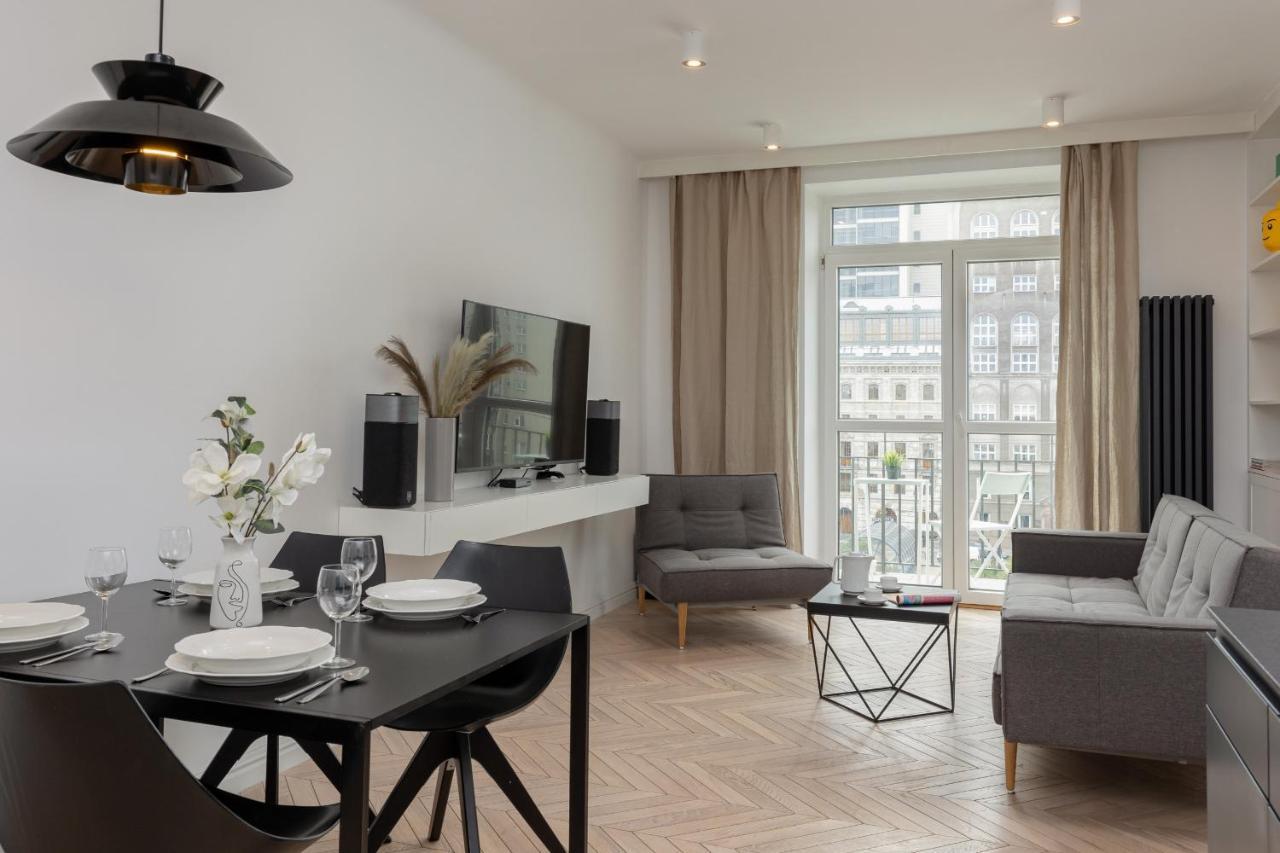 Trendy Marszalkowska With View Near Ogrod Saski By Renters Appartement